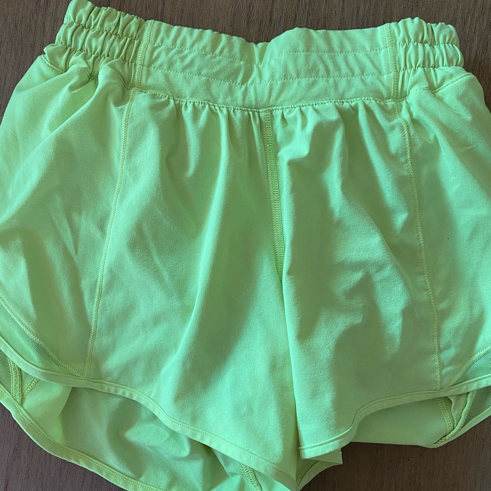 lululemon hotty hot short size 4 highlight yellow